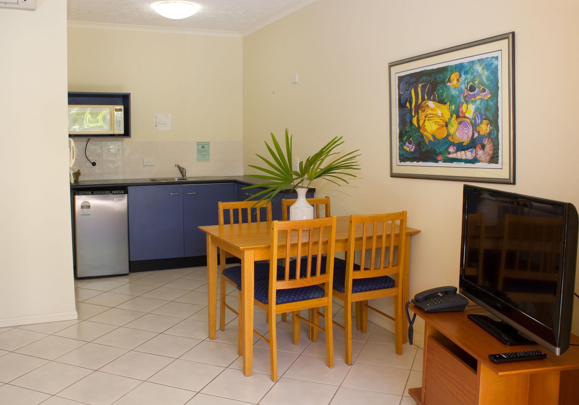 North Cove Waterfront Suites Кернс Екстериор снимка