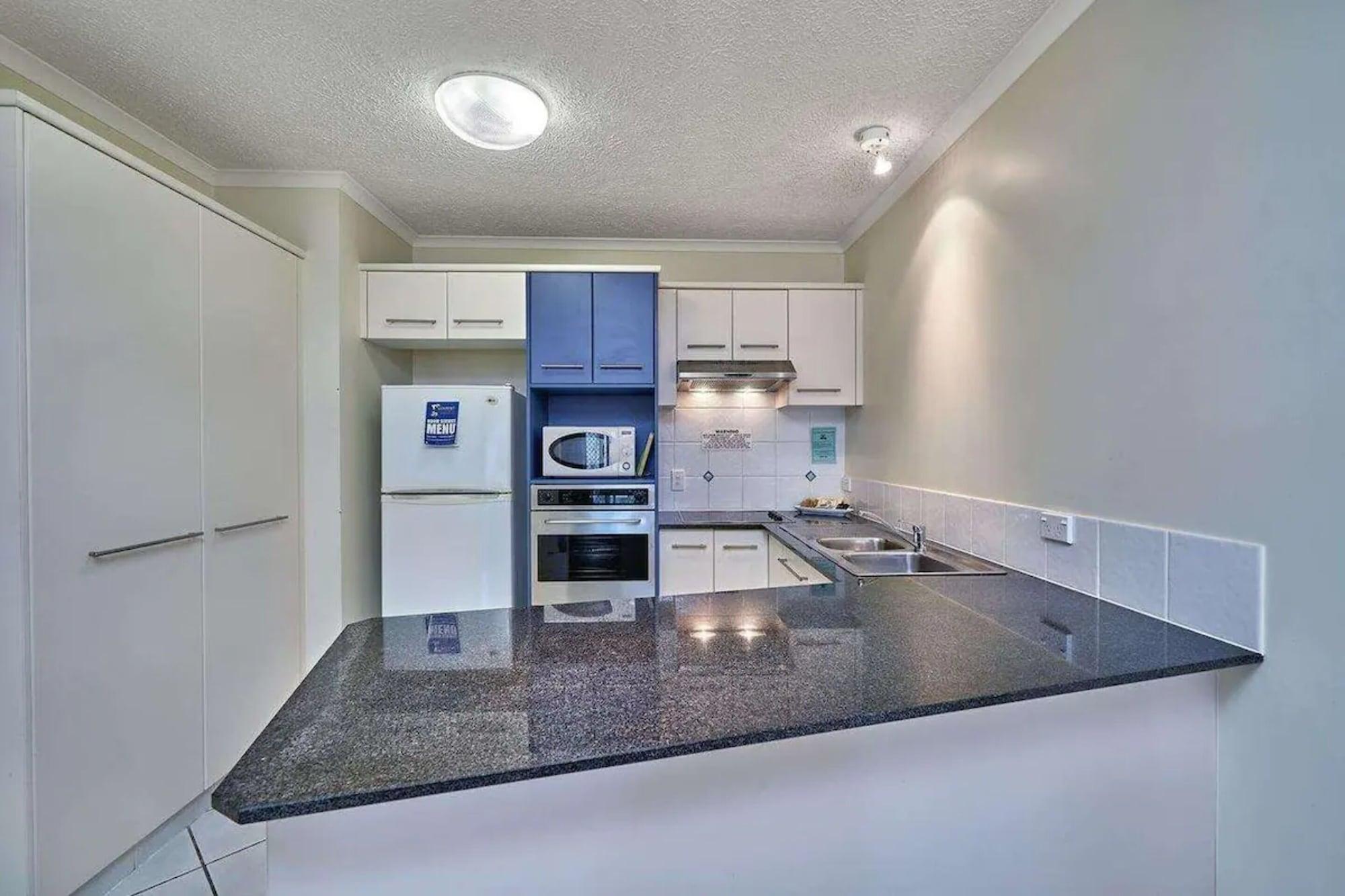 North Cove Waterfront Suites Кернс Екстериор снимка