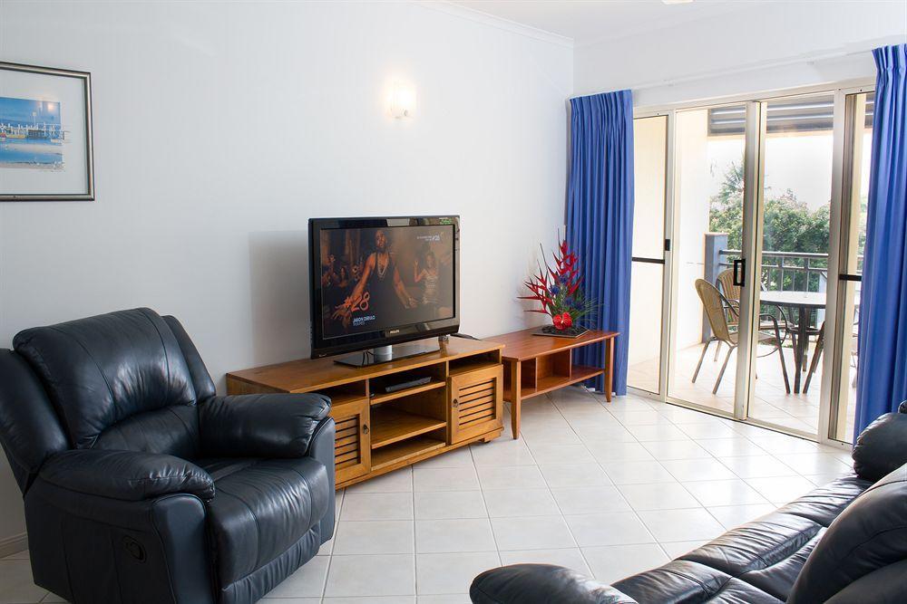 North Cove Waterfront Suites Кернс Екстериор снимка
