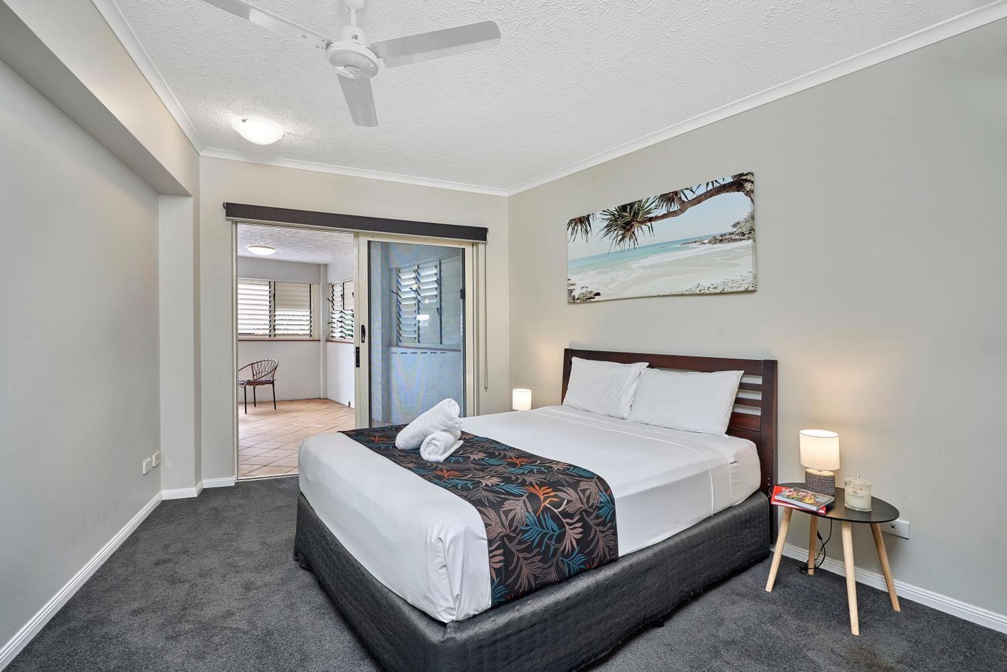 North Cove Waterfront Suites Кернс Екстериор снимка