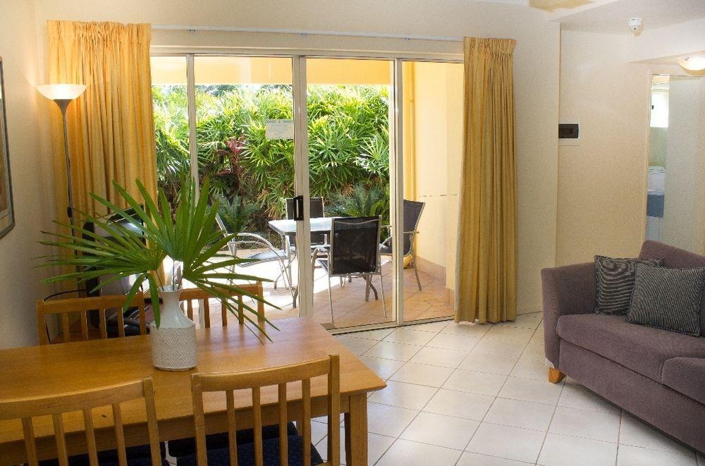 North Cove Waterfront Suites Кернс Екстериор снимка