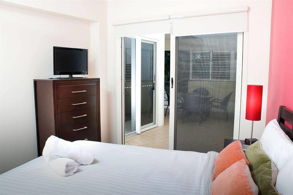 North Cove Waterfront Suites Кернс Екстериор снимка