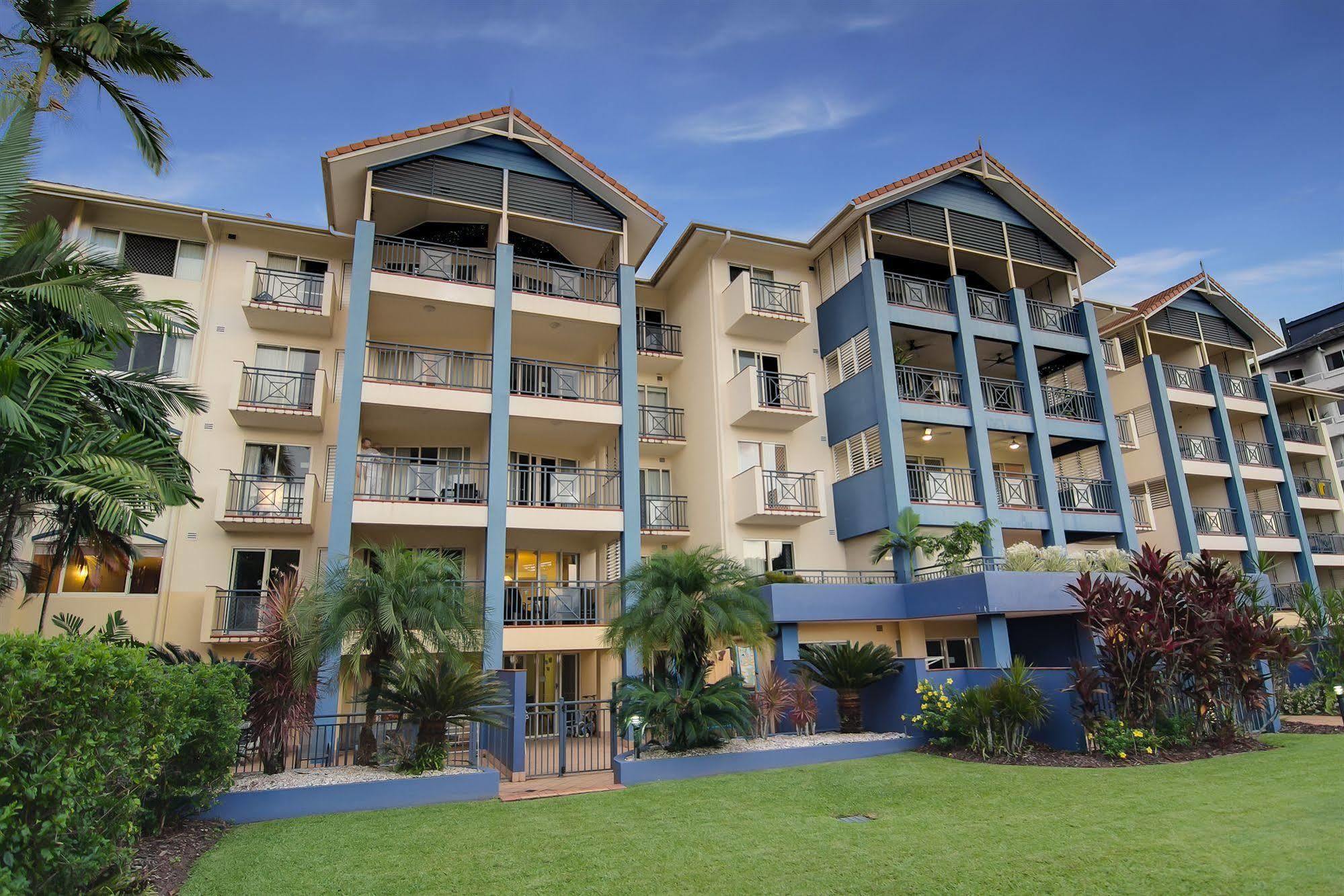 North Cove Waterfront Suites Кернс Екстериор снимка